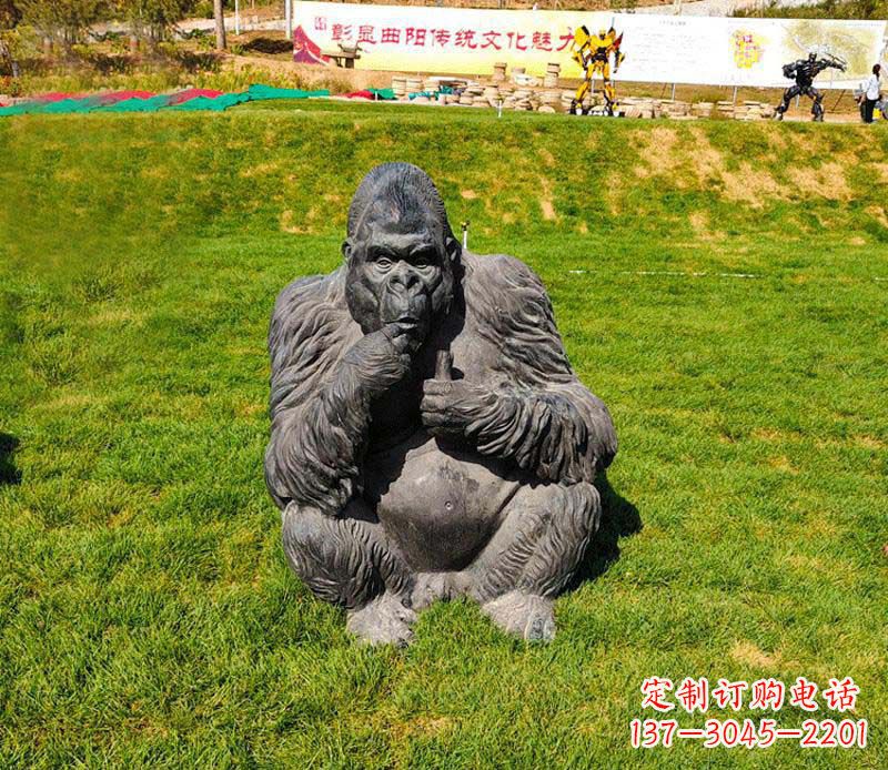 泉州猩猩雕塑——草坪猩猩公园的艺术精品