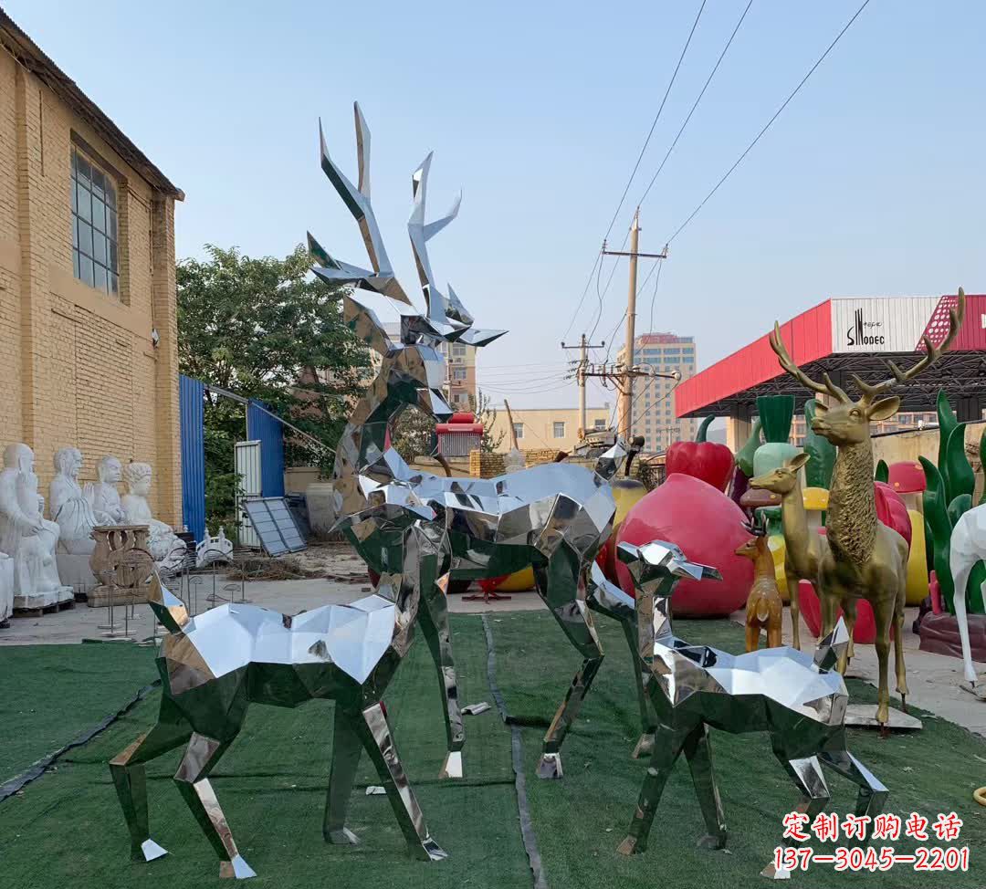 泉州梅花鹿雕塑一种独特的城市装饰