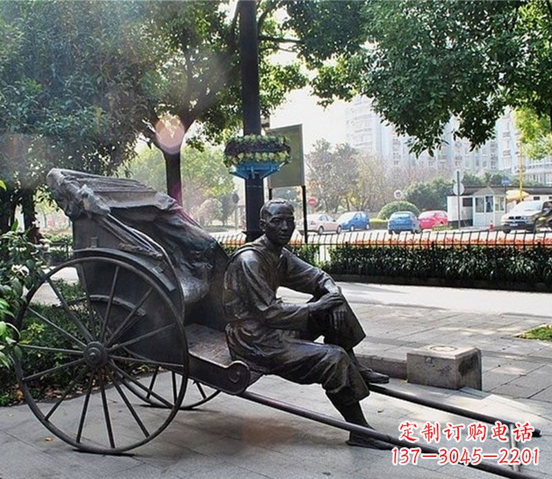 泉州城市接头黄包车夫铜雕——记录城市历史的缩影