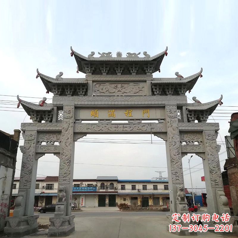 泉州以城市街道为主题的仿古石雕牌楼