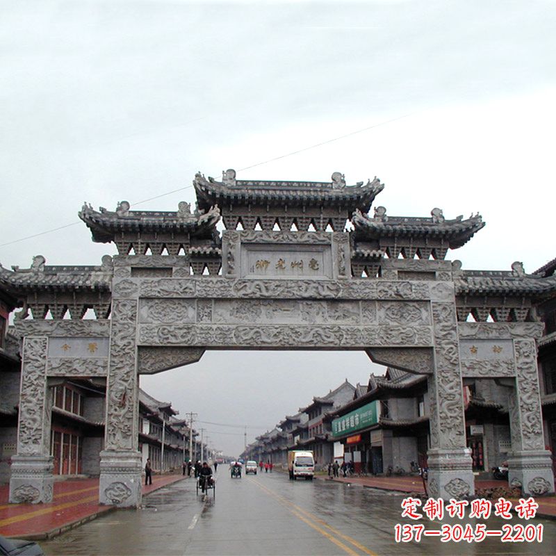 泉州城市街道上的历史风貌——仿古石牌楼
