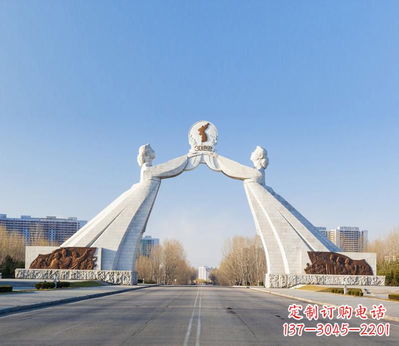 泉州城市街道拱门石雕