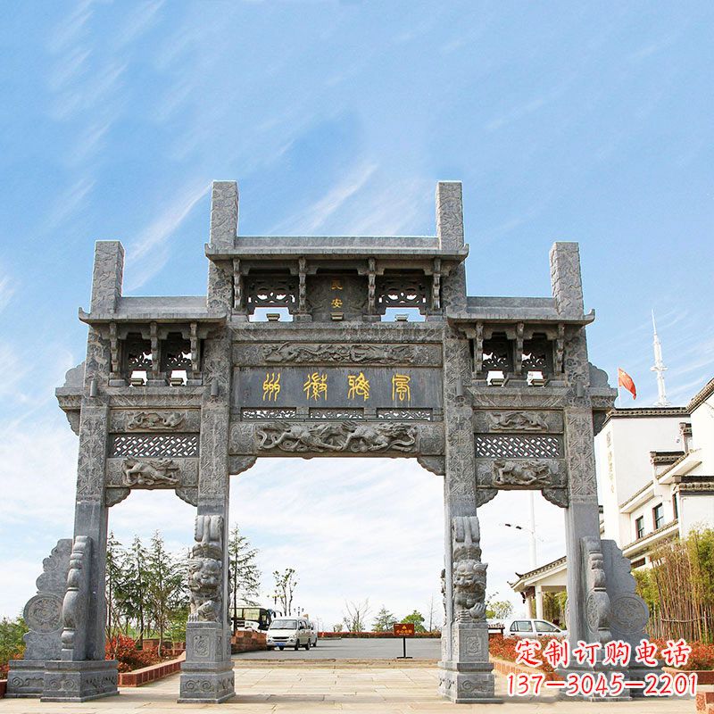 泉州城市园林中精美的牌坊雕塑