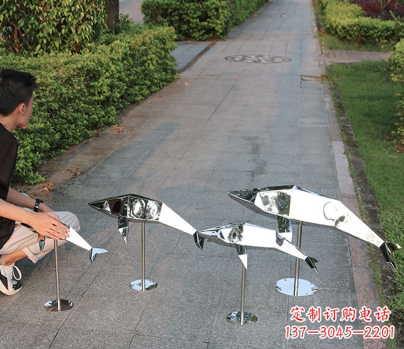 泉州抽象不锈钢海豚雕塑