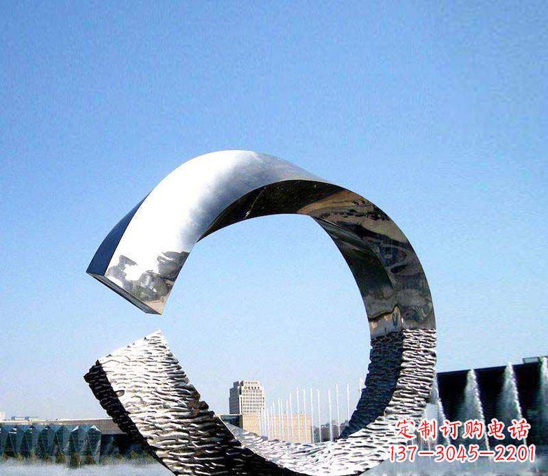 泉州抽象镜面不锈钢圆环雕塑