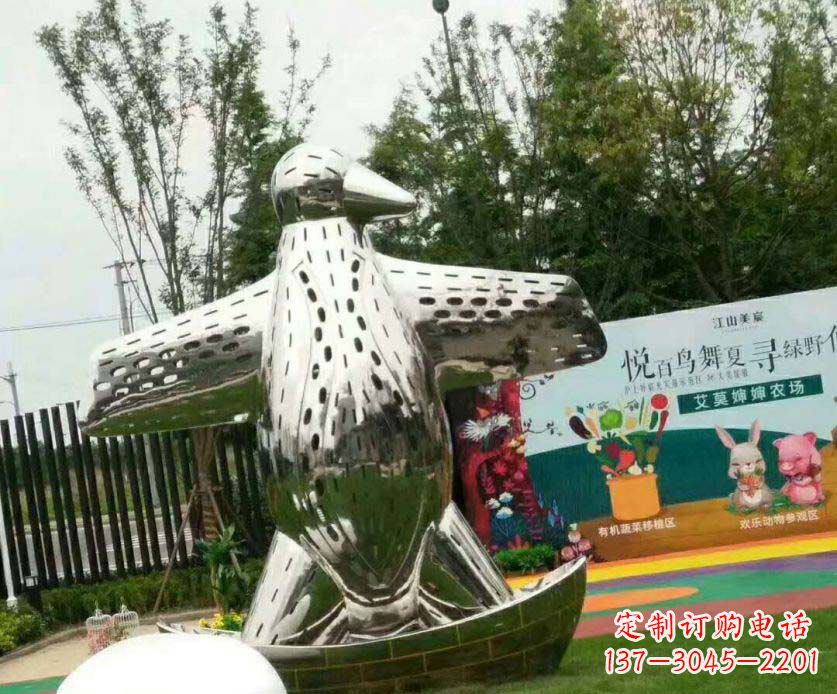 泉州抽象企鹅不锈钢雕塑