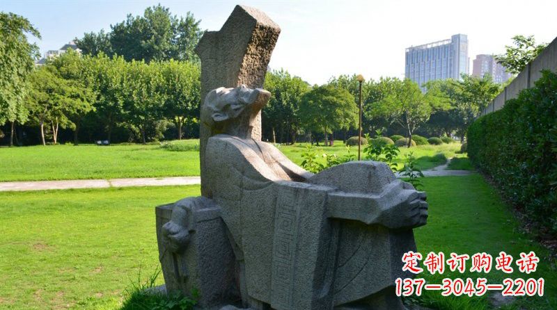 泉州兔雕塑——表达抽象守株待兔的智慧