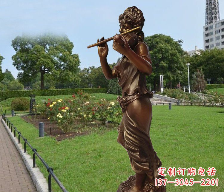 泉州美女雕塑把美景变成静物