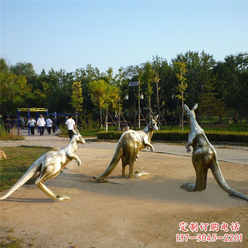 泉州袋鼠雕塑点缀小区公园和谐景观