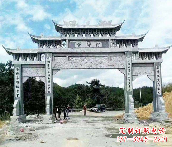 泉州村庄三门石牌坊石雕的内容。