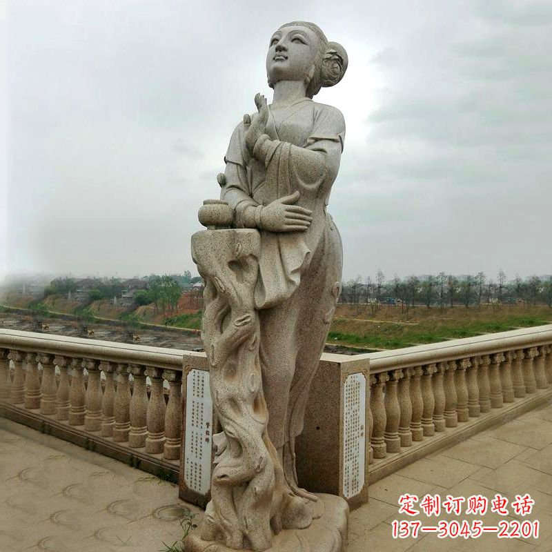 泉州公园广场的貂蝉雕塑古代四大美女之一