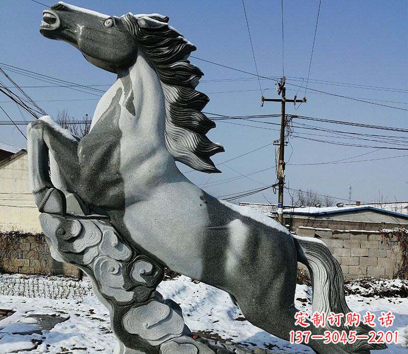 泉州传统工艺马踏祥云石雕