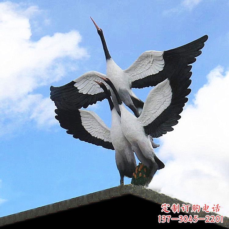 泉州大型仿真仙鹤玻璃钢景观动物雕塑