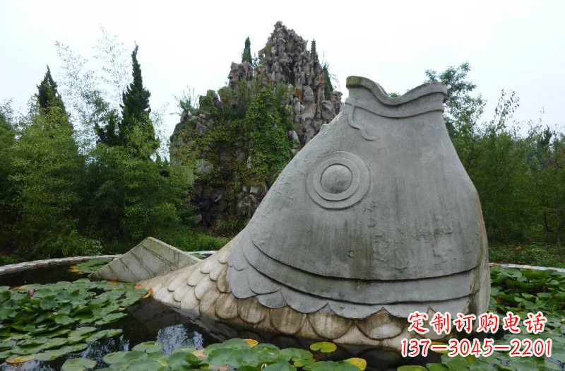 泉州大型喷水鲤鱼石雕