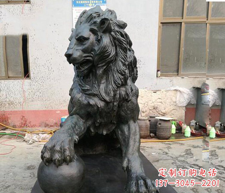 泉州大型西方踩球狮子铜雕塑