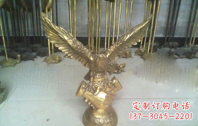 泉州大展宏图老鹰铜雕展现雄鹰的威严和气势