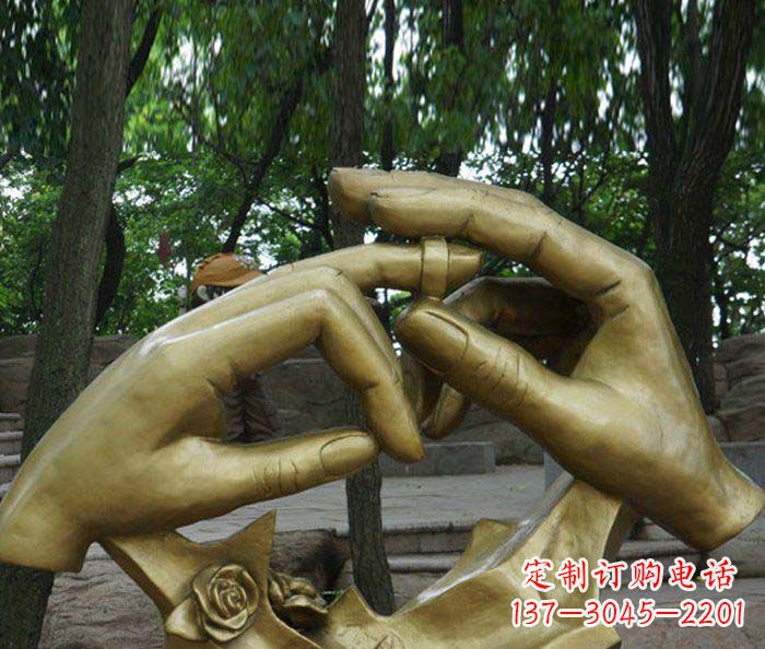 泉州精美戒指铜雕塑
