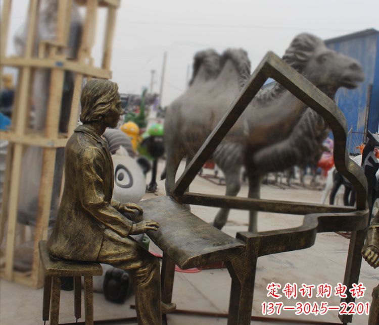泉州弹抽象钢琴的人物铜雕
