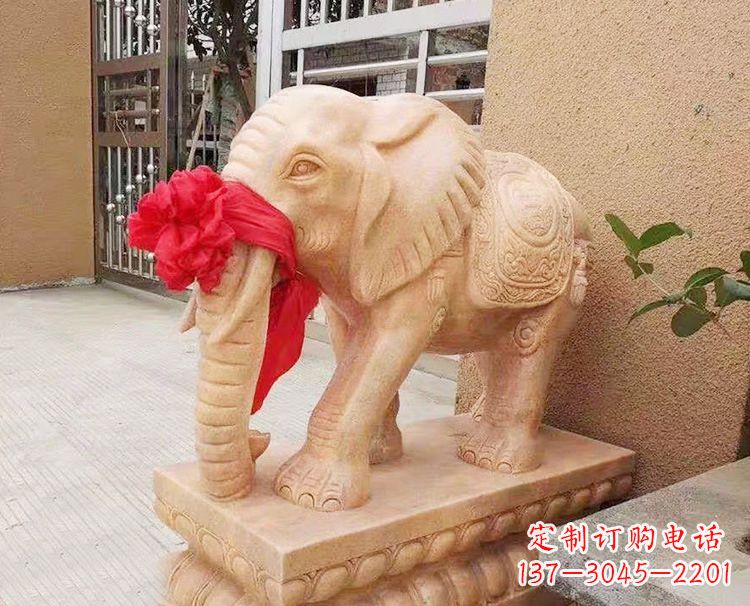 泉州精心雕刻大象石雕
