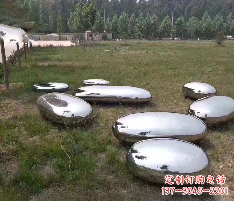 泉州抽象镜面不锈钢鹅卵石雕塑