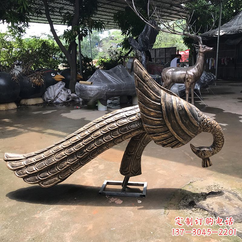 泉州仿铜玻璃钢定制孔雀雕塑