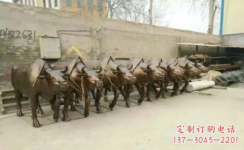 泉州仿铜牛玻璃钢动物雕塑