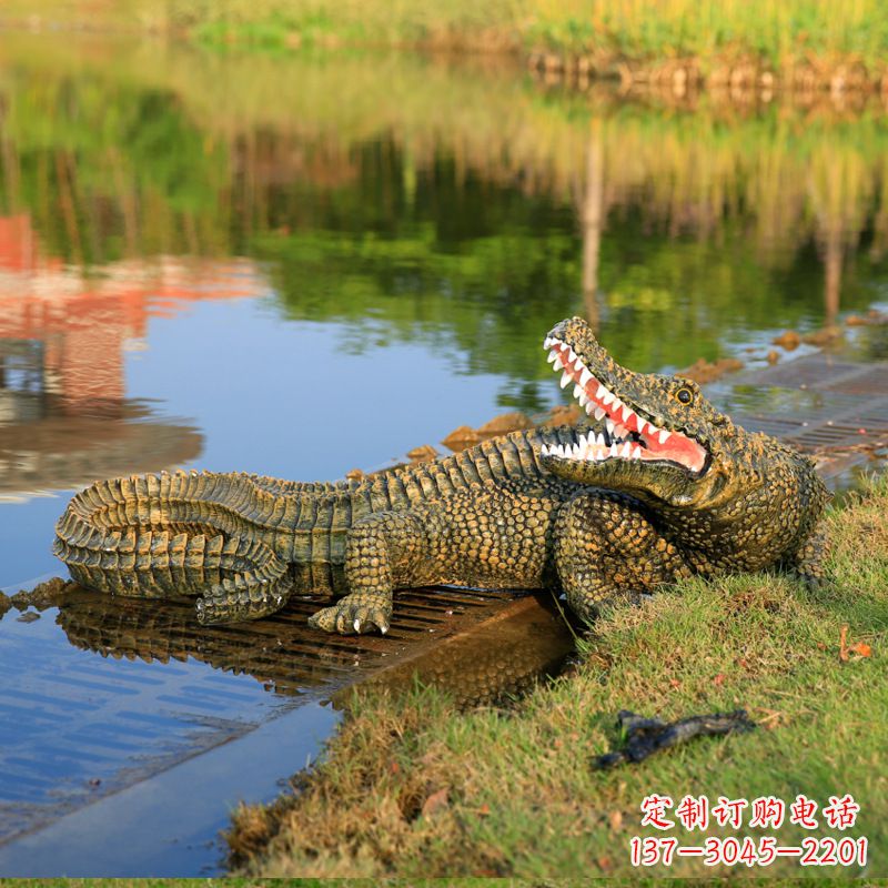 泉州仿真鳄鱼雕塑湿地公园水塘水景动物摆件