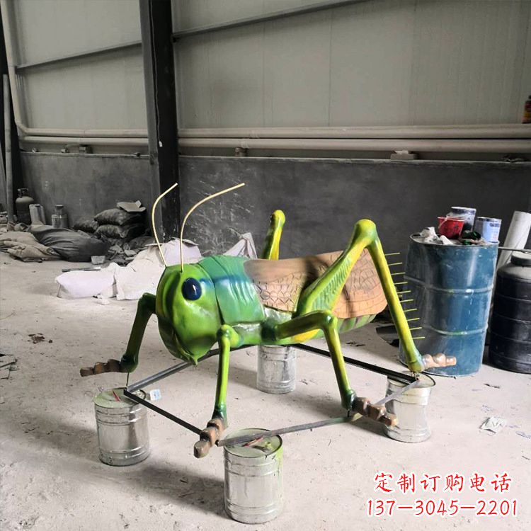 泉州仿真蚂蚱玻璃钢蝗虫雕塑