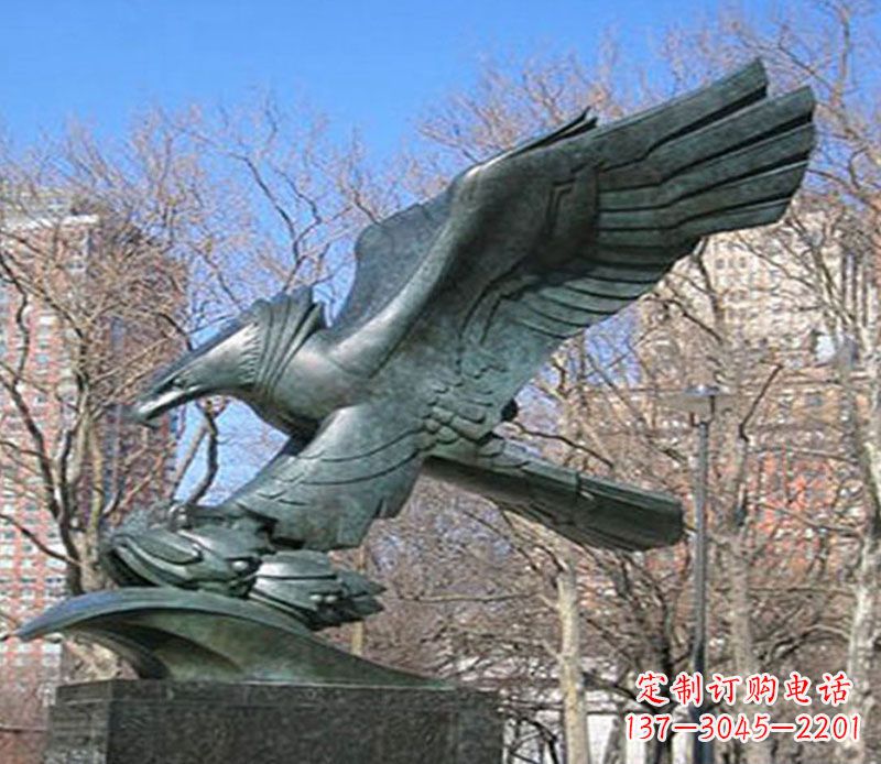泉州飞鹰石雕动物景观雕塑