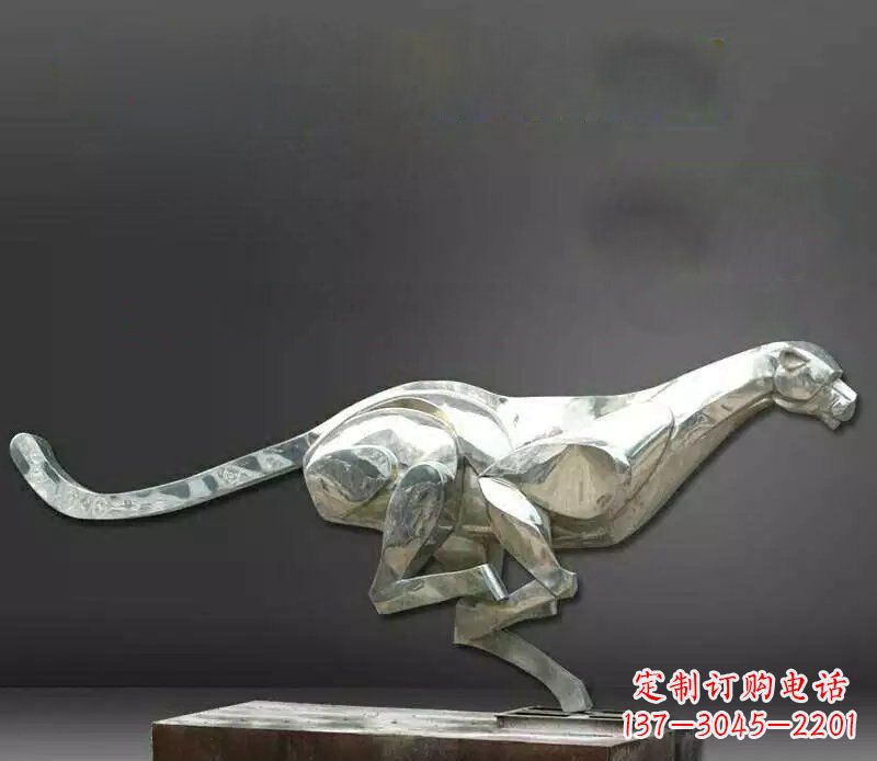 泉州公园不锈钢奔跑的豹子动物雕塑