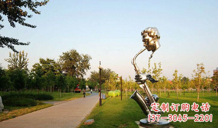 泉州公园不锈钢抽象吹萨克斯雕塑  