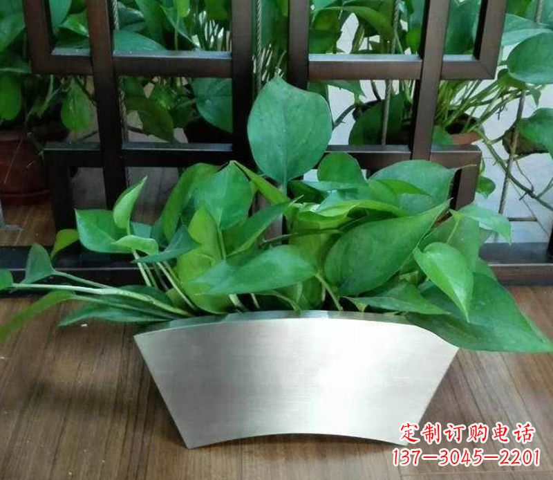 泉州高质量不锈钢花盆雕塑,享受自然完美烘托
