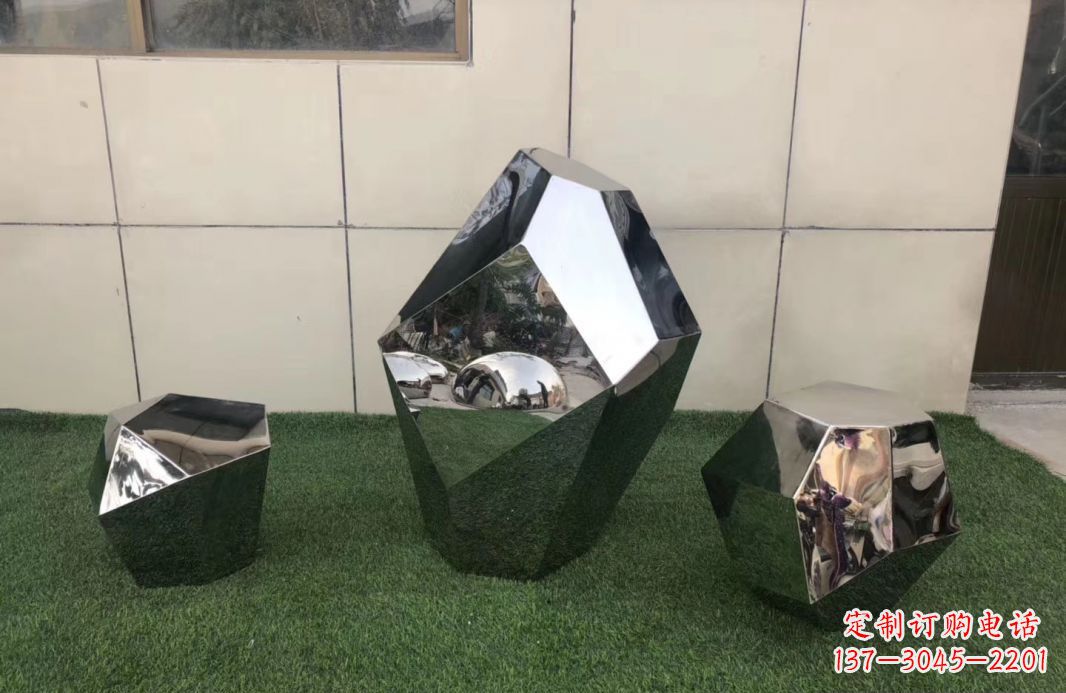 泉州公园不锈钢镜面鹅卵石雕塑