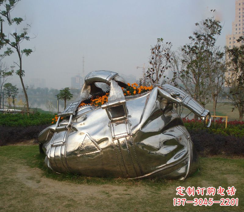 泉州不锈钢手提包雕塑--传承经典,拥有独特之美