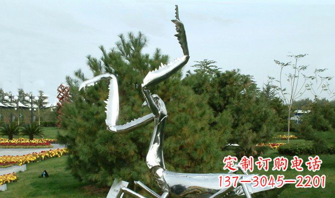 泉州优雅大气的不锈钢螳螂雕塑