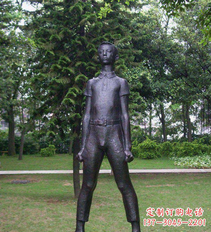 泉州公园插兜的男孩人物铜雕