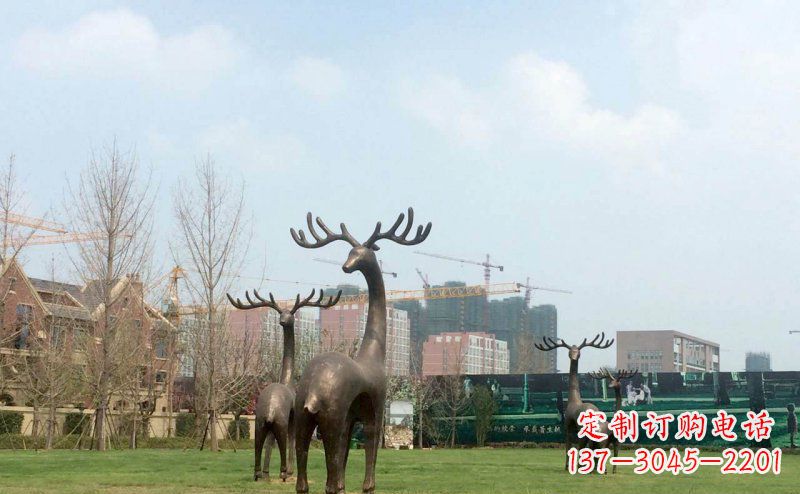 泉州公园抽象梅花鹿动物铜雕