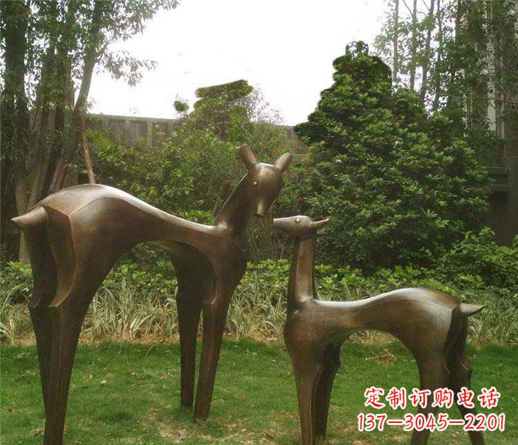 泉州公园抽象母子鹿动物铜雕