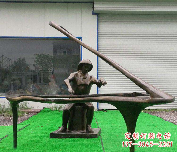 泉州 传奇钢琴雕塑