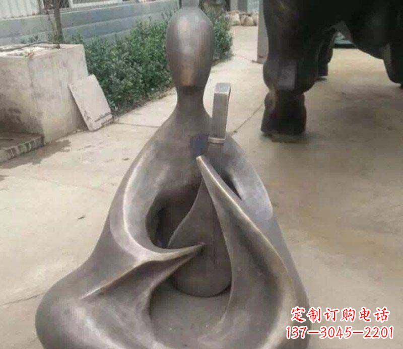 泉州抽象景观弹琵琶铜雕