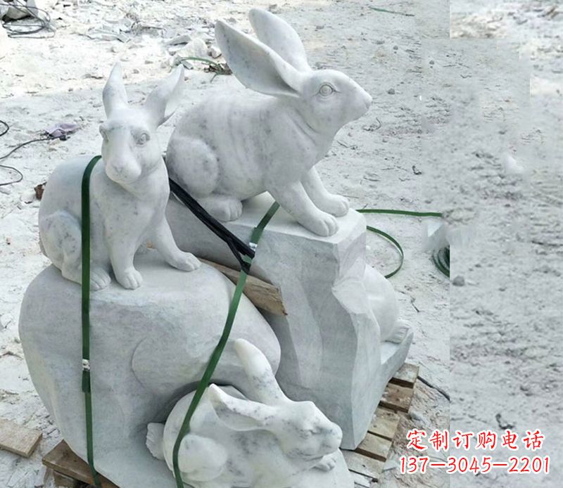 泉州公园动物兔子雕塑