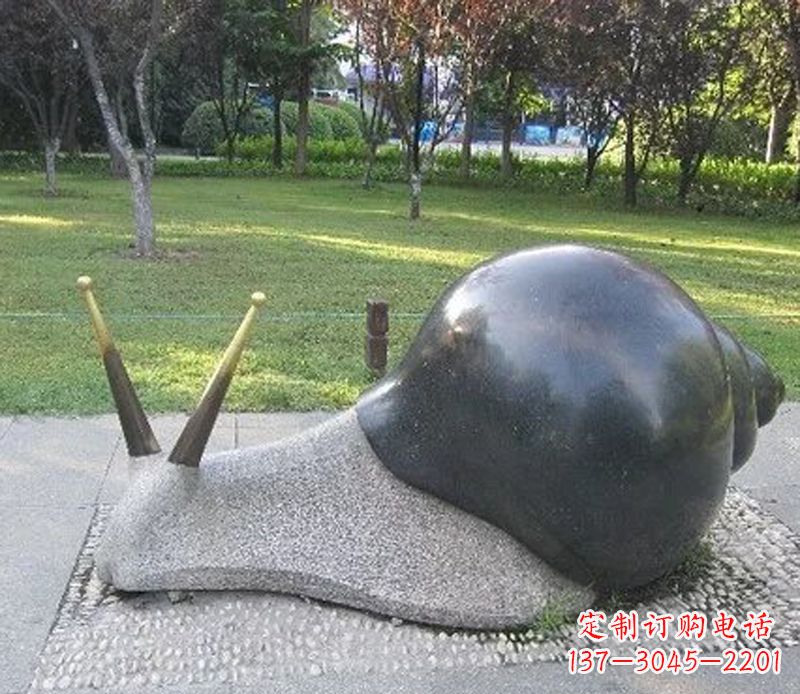 泉州公园动物蜗牛景观石雕