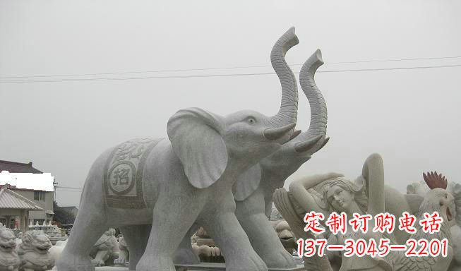 泉州公园动物长鼻大象石雕