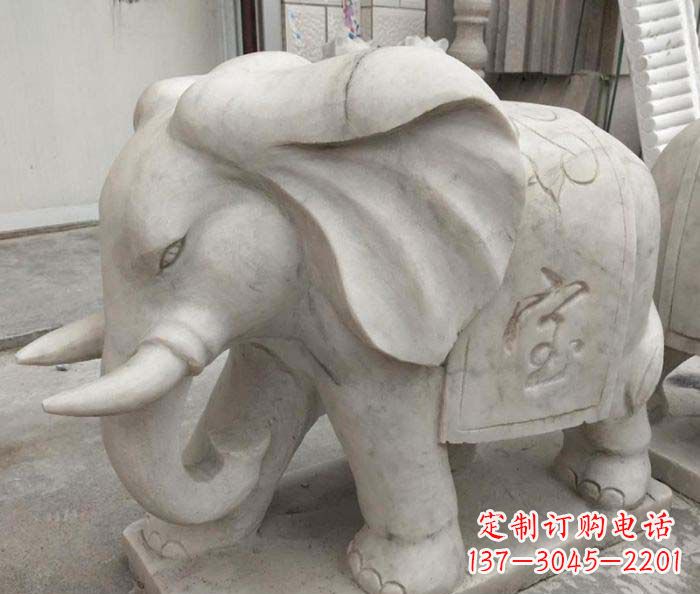 泉州公园动物招财大象石雕