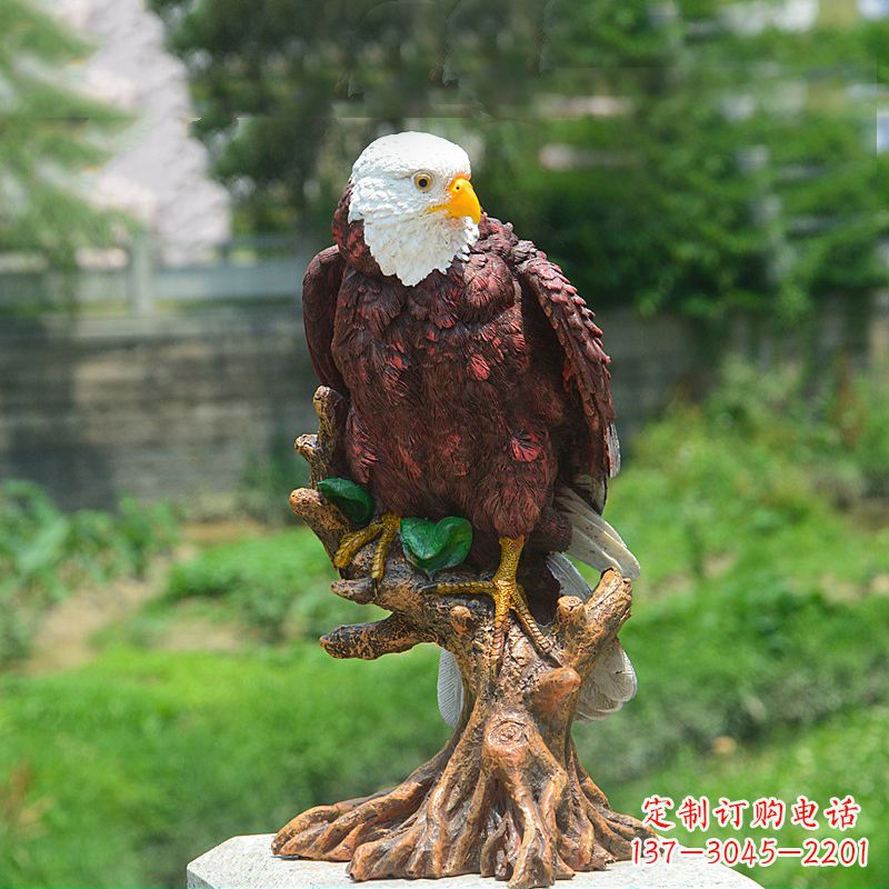 泉州公园仿真老鹰玻璃钢雕塑