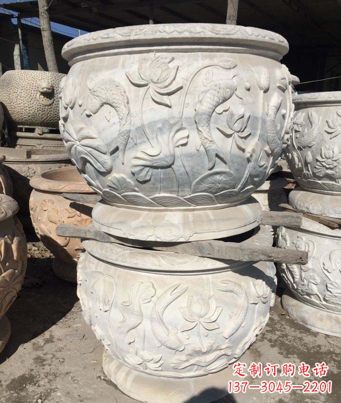 泉州公园汉白玉连年有余浮雕圆形荷花石水缸