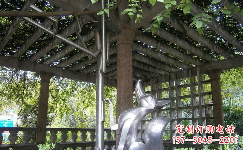泉州动物铜雕——公园狐狸与乌鸦小品
