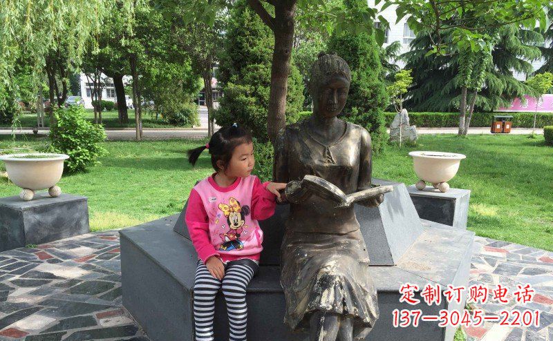 泉州优雅可爱的女孩铜雕