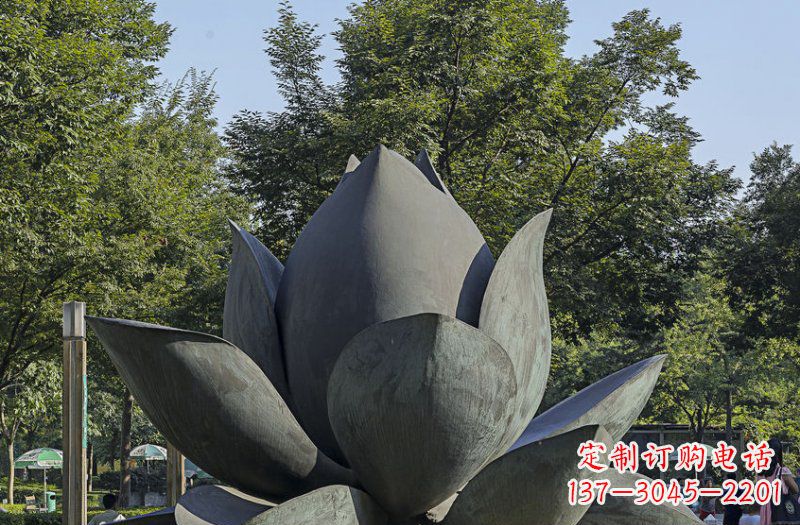 泉州公园莲花景观铜雕
