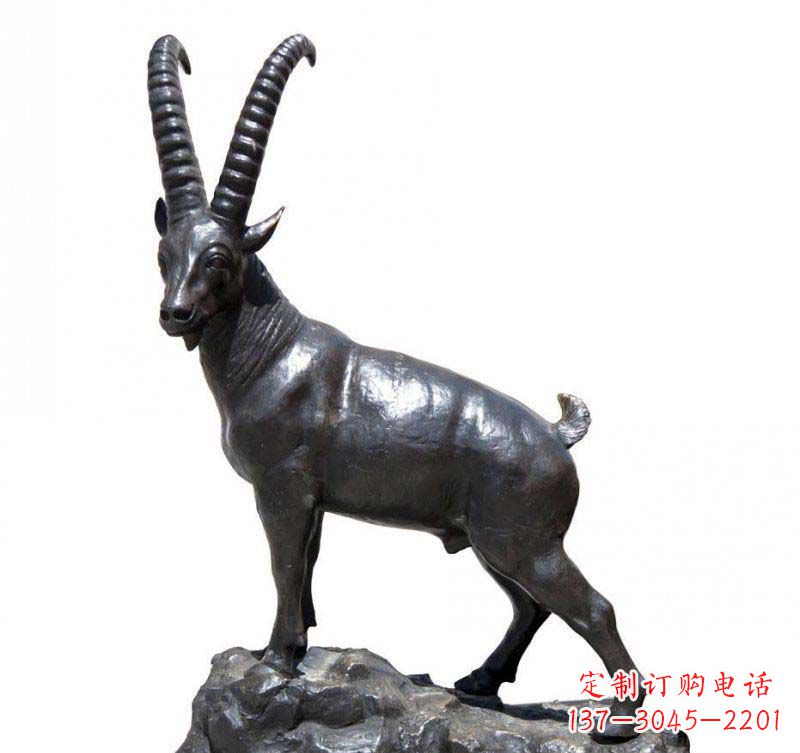 泉州公园羚羊动物铜雕